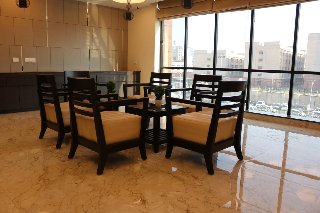 Hotel Solitaire Chinhat エクステリア 写真